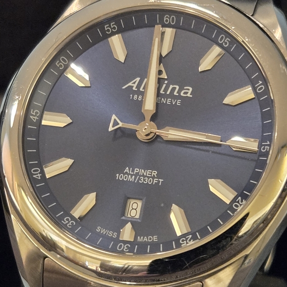 Alpina Alpiner Quartz Watch 42mm - Picture 2 of 12